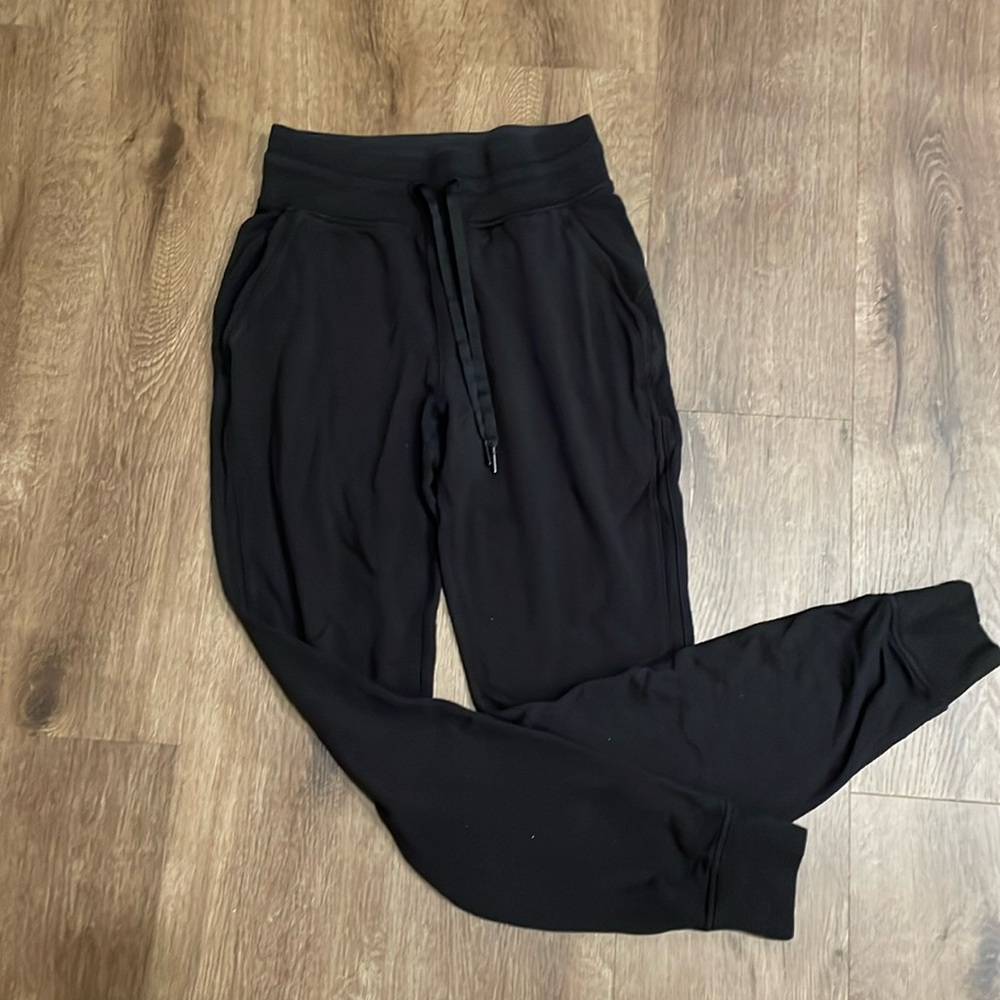 Lulemon scuba joggers